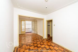 Image 1 - 882690
