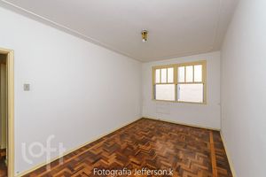 Image 7 - 882690