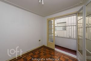 Image 4 - 882690