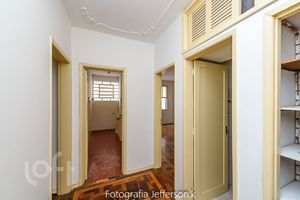 Image 15 - 882690