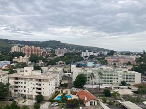 Image 8 - 882692
