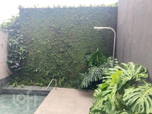 Image 6 - 882692
