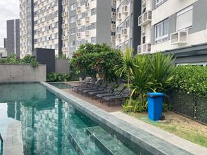 Image 16 - 882692