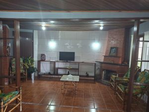 Image 14 - 882699