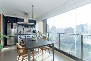 Image 1 - 882703