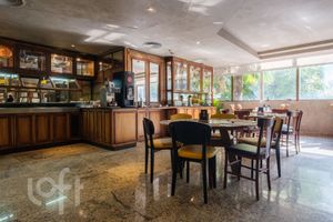 Image 25 - 882705