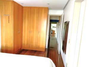 Image 7 - 882710