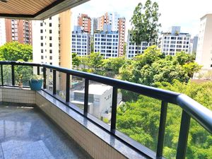 Image 4 - 882710