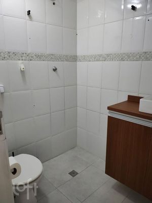 Image 18 - 882715