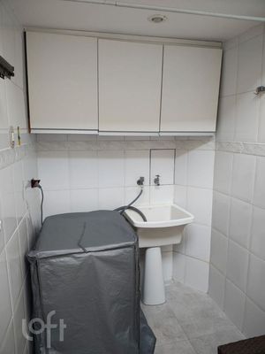 Image 11 - 882715