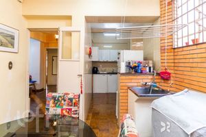 Image 13 - 882716