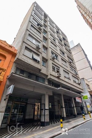 Image 22 - 882716