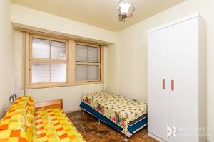 Image 8 - 882716