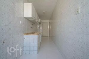 Image 3 - 882723