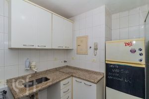 Image 14 - 882729