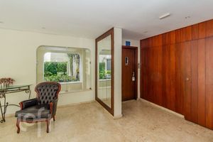 Image 22 - 882729