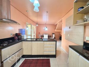 Image 10 - 882733