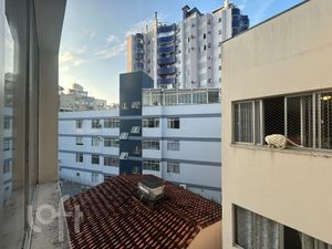 Image 12 - 882738