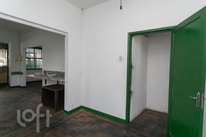 Image 12 - 882741