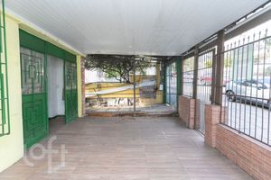 Image 6 - 882741