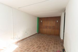 Image 32 - 882741