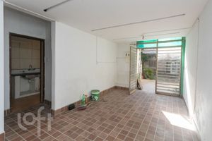 Image 31 - 882741