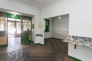 Image 10 - 882741