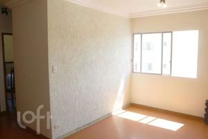 Image 32 - 882742