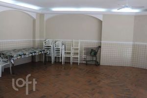 Image 29 - 882742