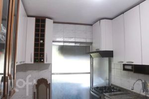 Image 3 - 882742