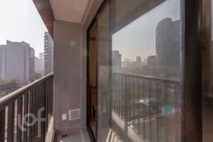 Image 13 - 882743