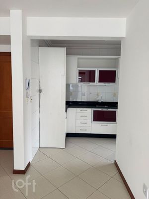 Image 10 - 882744