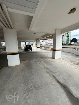 Image 25 - 882744