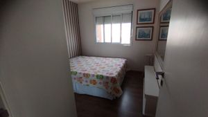 Image 8 - 882745