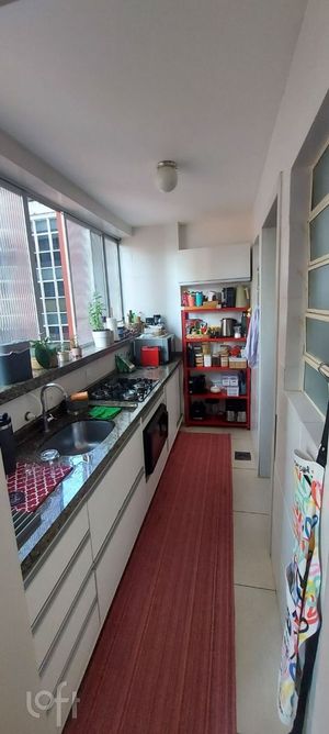 Image 6 - 882746