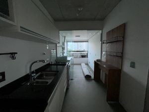 Image 10 - 882747
