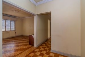 Image 11 - 882748