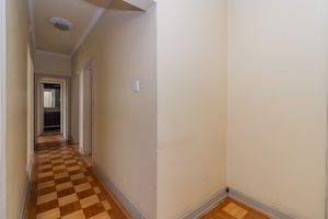 Image 13 - 882748