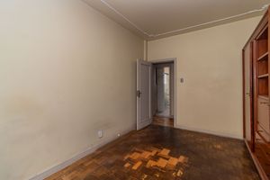 Image 18 - 882748