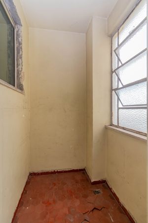 Image 22 - 882748