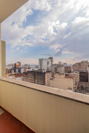 Image 30 - 882748