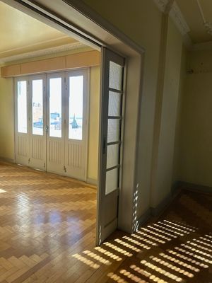 Image 3 - 882748