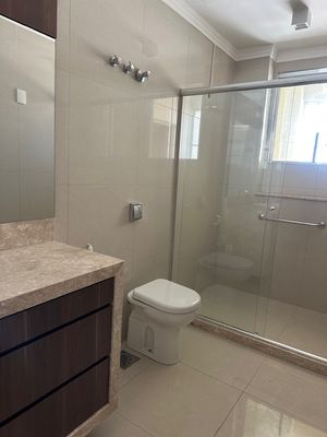 Image 8 - 882748