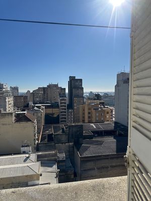 Image 9 - 882748