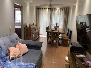 Image 18 - 882751