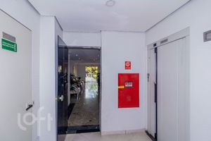 Image 31 - 882751