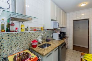 Image 20 - 882751