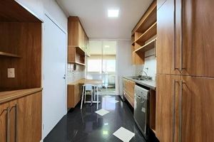 Image 11 - 882755