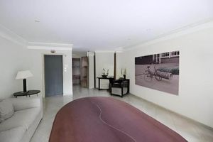 Image 36 - 882755
