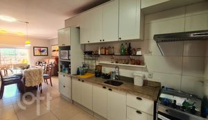 Image 21 - 882756